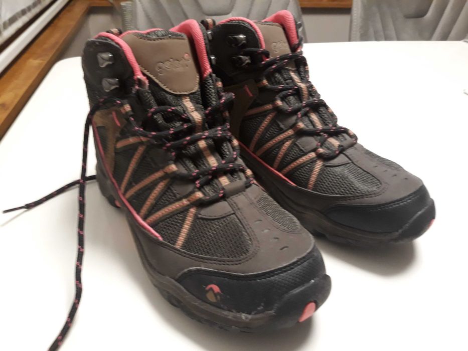 Продавам детски / дамски зимни обувки Gelert, номер 37