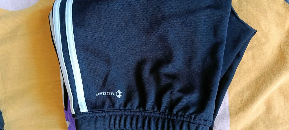 Продавам:Оригинален Анцунг Adidas Реал Мадрид