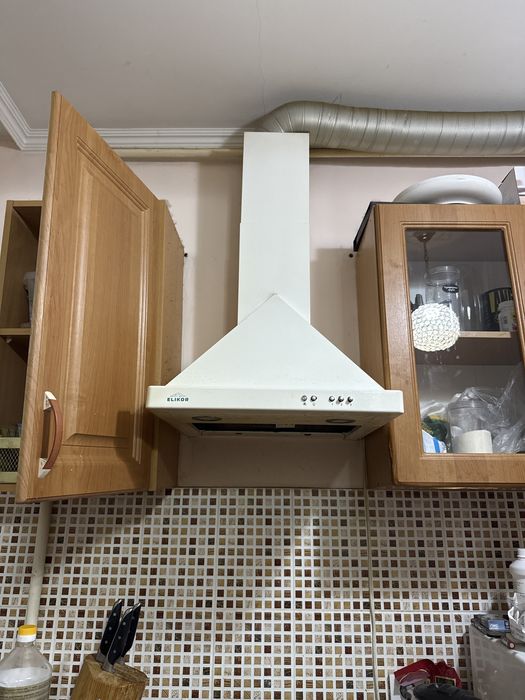 Продам вытяжку срочно