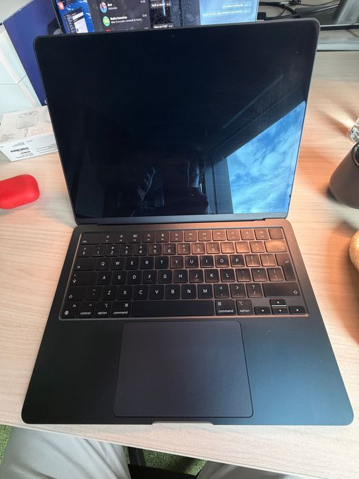 MacBook Air M2 13-Inch / 24GB RAM / 'Midnight'