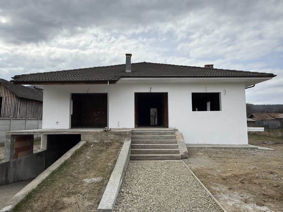 Casa noua in Calimanesti