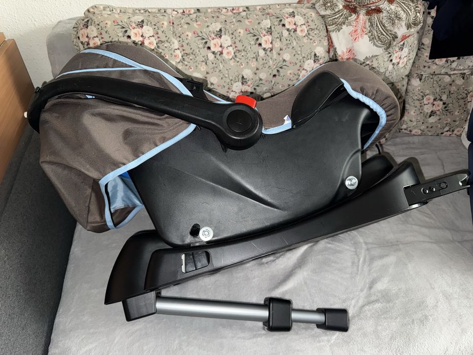 Scoica auto cu baza isofix