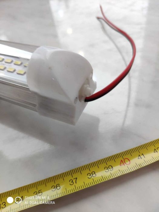 Светильник , лед лампа .