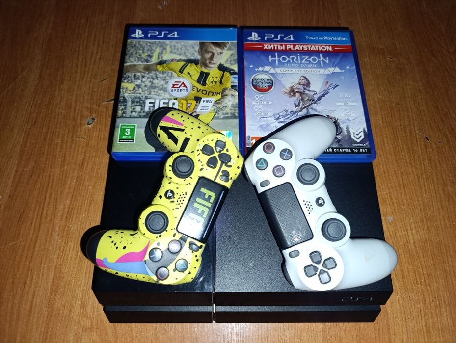 Продам Пс4 + игры