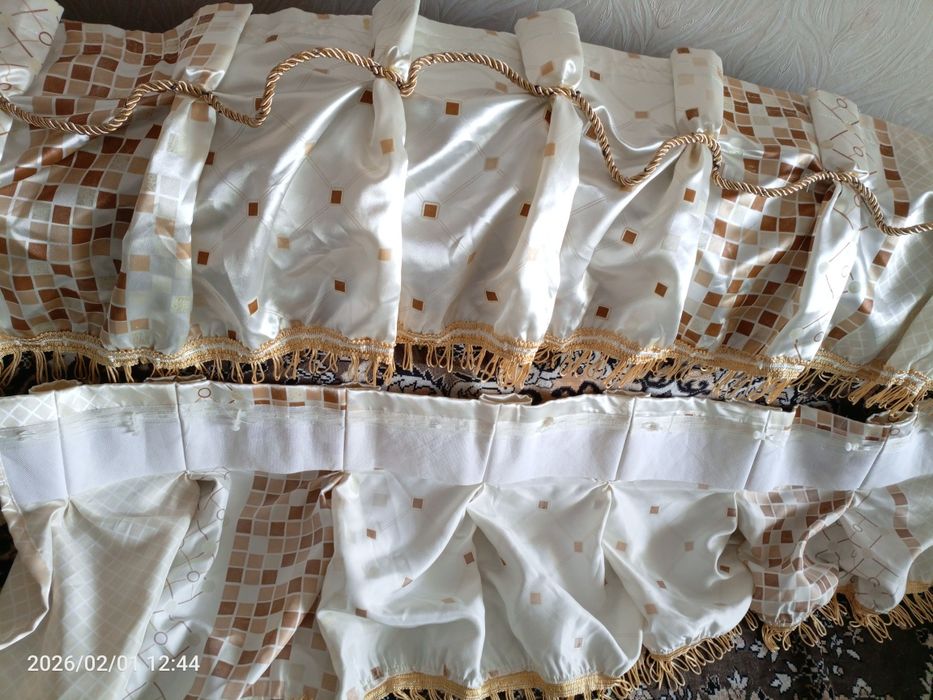 Ламбрекен молчно бежевый