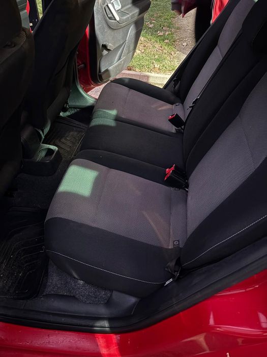 Vând skoda fabia benzina 1,4 2008