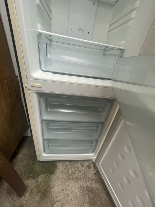 Продается холодильник Самсунг в хорршем состоянии