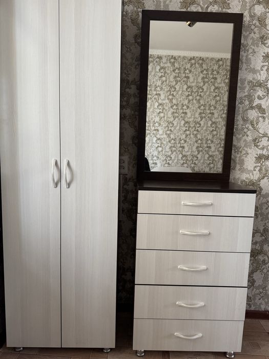 Мебель,шкафы и комот