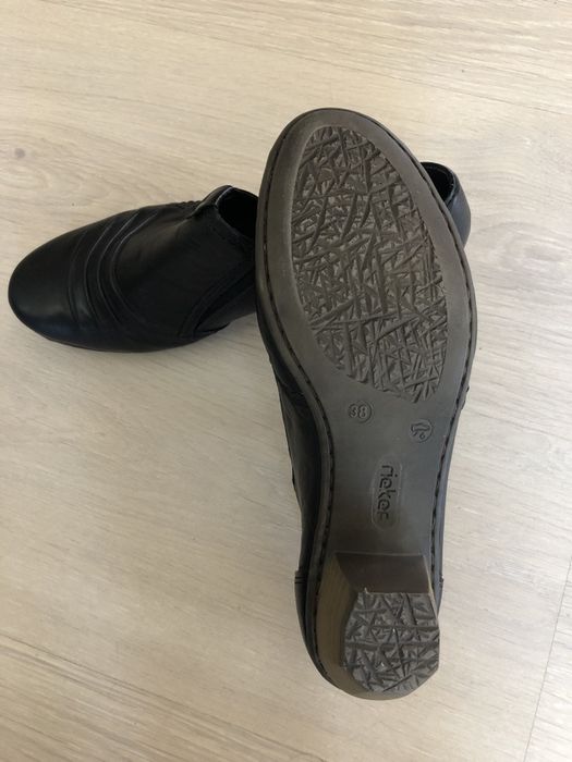 Vand pantofi Rieker(38)din piele.