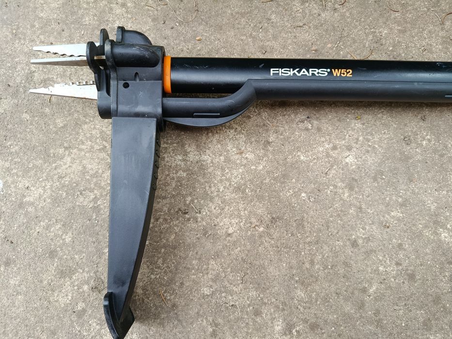 Dispozitiv de scos buruieni Fiskars W52