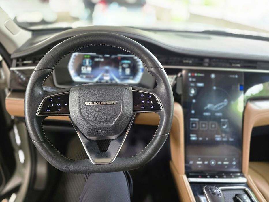 Nissan Venucia Гибрид 2023 год Full Options