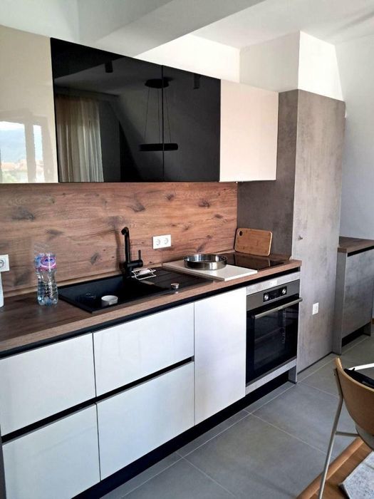 Тристаен апартамент в центъра на София.