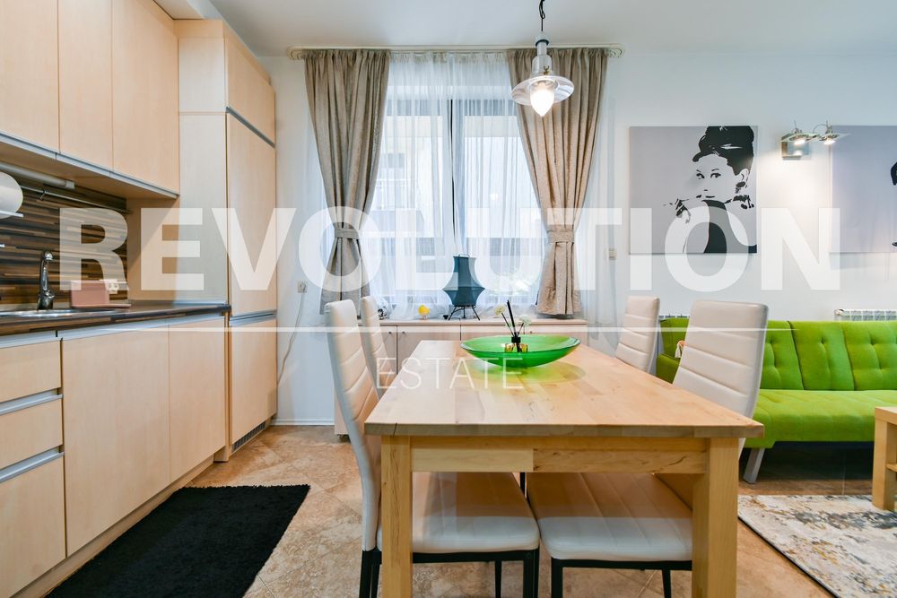 Дава се под наем Двустаен апартамент в София, Симеоново - 80 кв.м за 664 € - Снимка #1