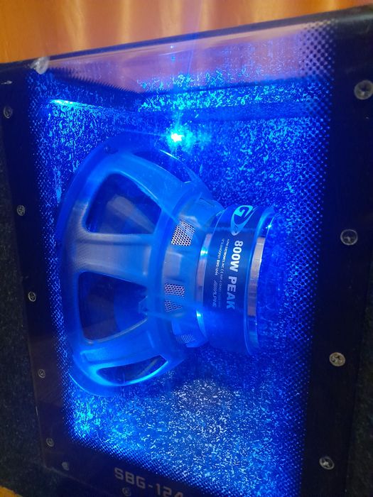 Продам сабвуфер ////////ALPINE