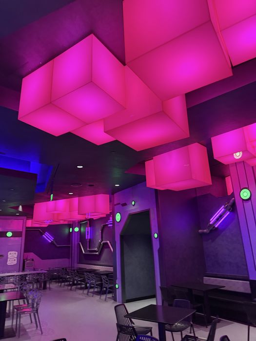 Натяжные потолки и светопропускные потолки