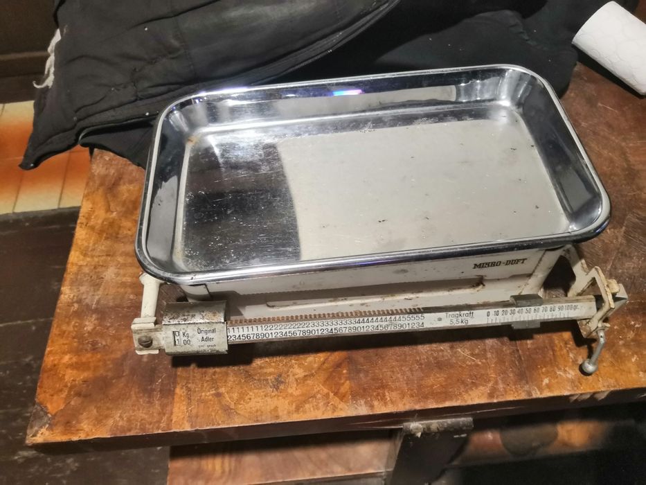 Стара метална везна