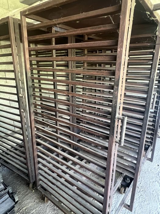 Вагонетки. Тележки. Поднос. Лист