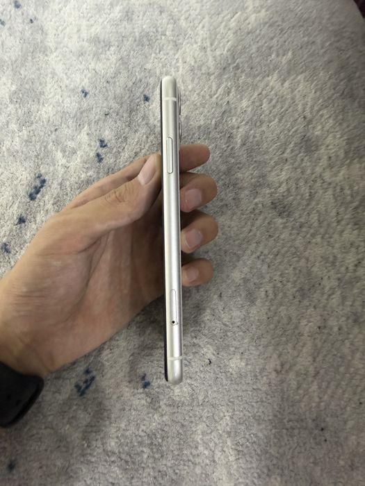 Iphone 11 white 74% yomks