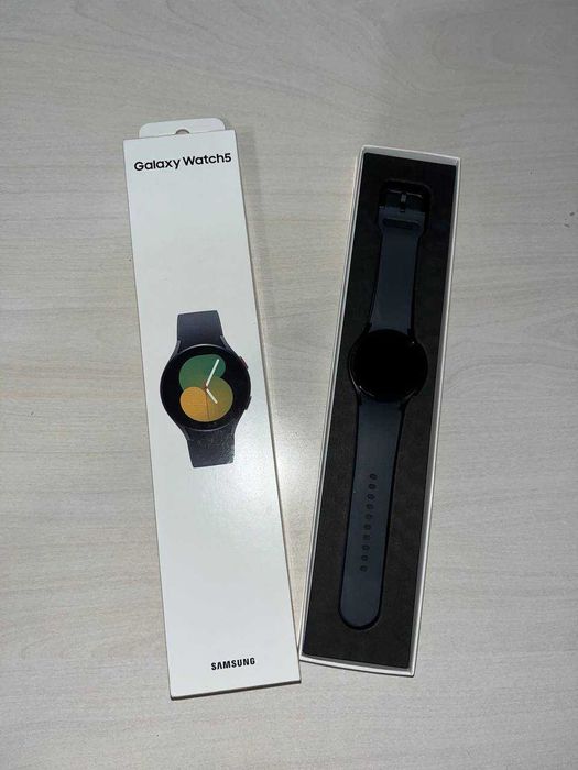 Продаю смарт часы Galaxy Watch 5