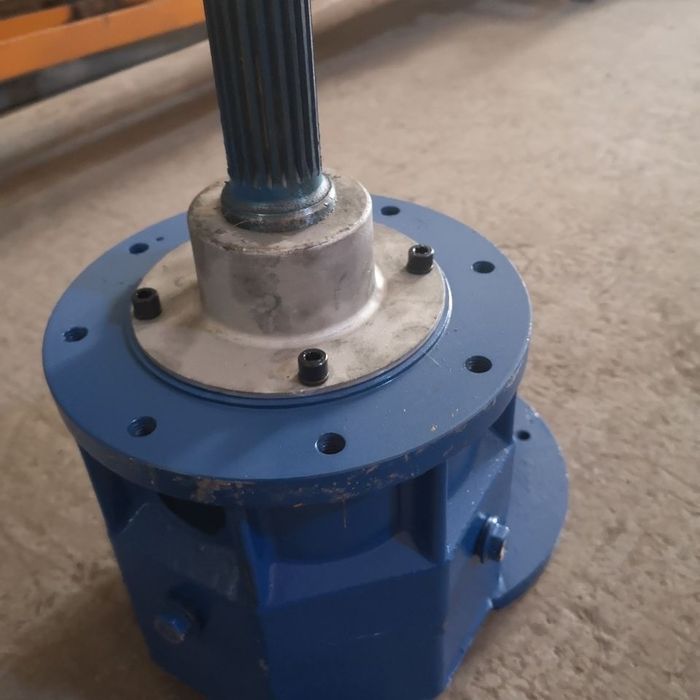 Редуктор для шнека для цемента