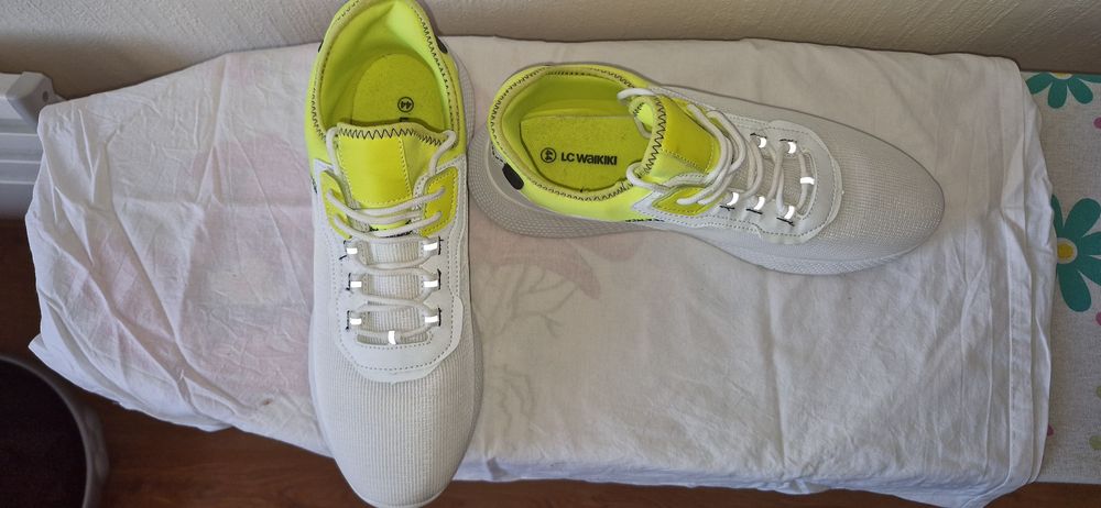 Мъжки маратонки неонови