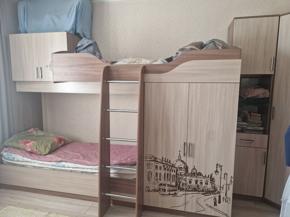 Двухъярусная кровать