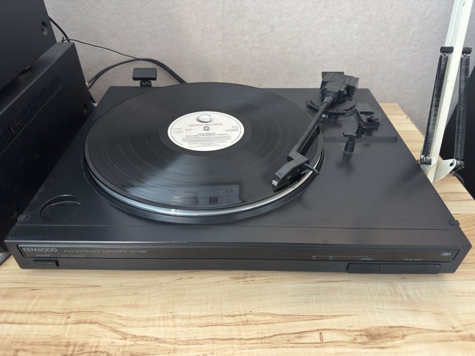 Продавам грамофон Kenwood KD-49F - пълен автомат.