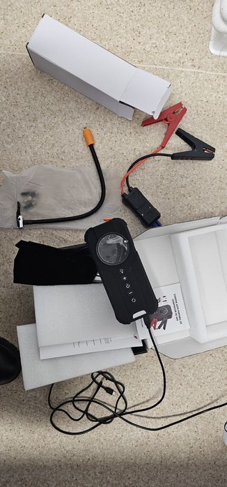 Starter Auto Portabil Cu Compresor 6000M ah Carmax -accept si schimb