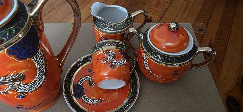 Старинни вази,японски сервиз,