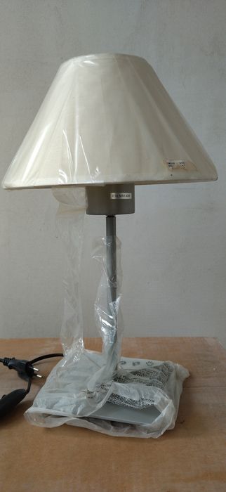 Продавам нови осветителни тела