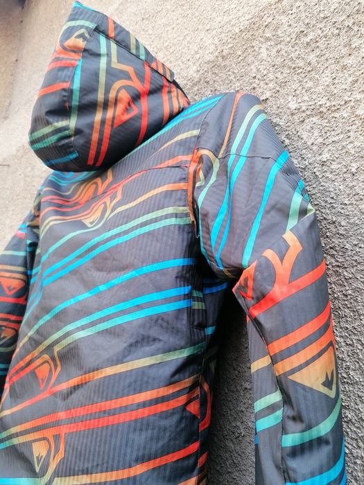 Продавам чисто нови детски зимни комплекти - яке и панталон с тиран