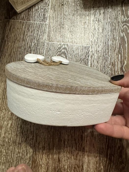 Праздничная коробка деревянная