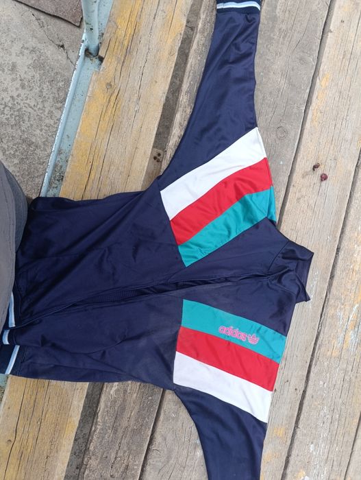 Adidas одежда старый ветровка. Adidas vitrovka kiyimi