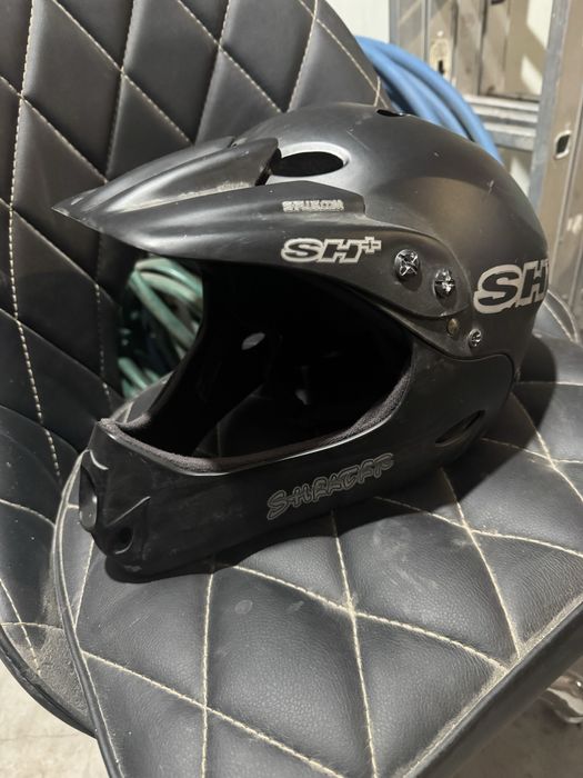 Продам мото шлемы