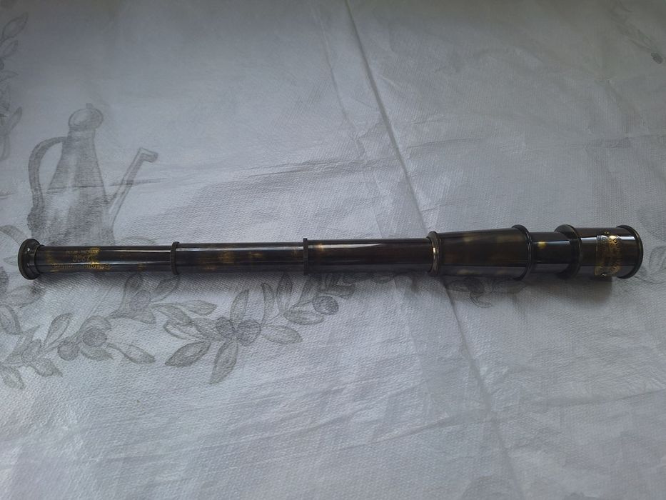 Бронзов далекоглед,  телескоп с античен дизайн