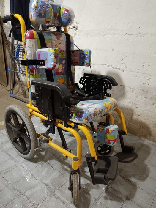 Детская инвалидная коляска