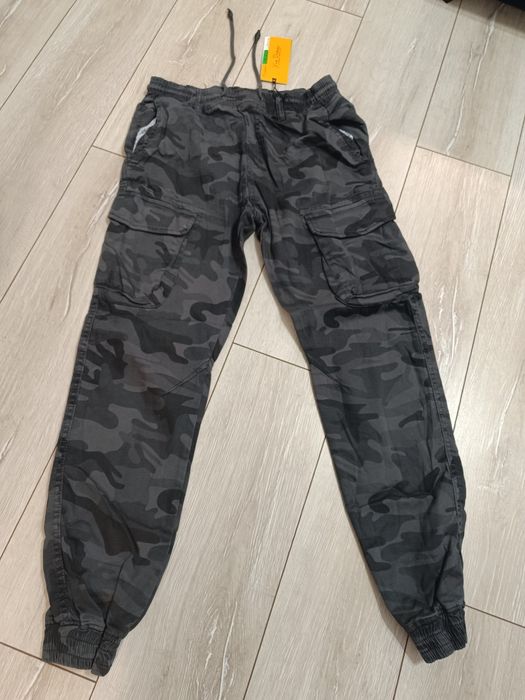 Камуфлажен карго панталон