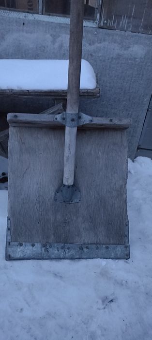 Продам лопату снеговую