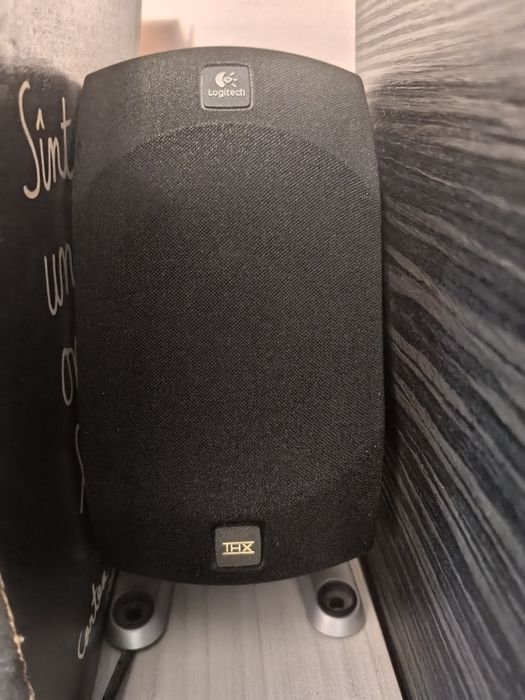 Boxe petrecere Logitech Z 5500  1200 lei si Akai X10 300 lei