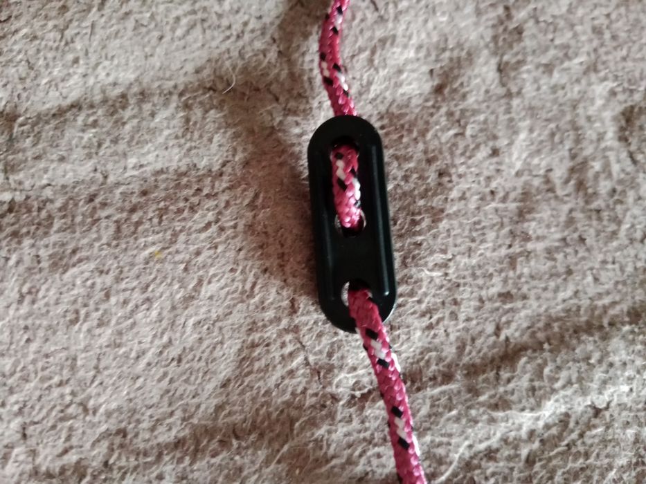 Веревки, колышки в чехле.