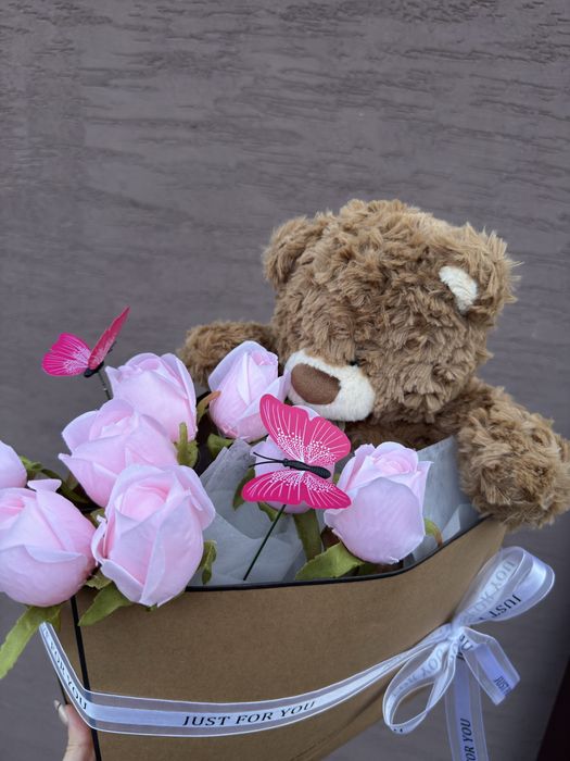 Ръчно изработени подаръци (мече, играчки, рози, цветя)