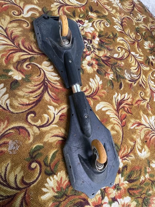 Роллерсёрф (скейт на двух колесах)