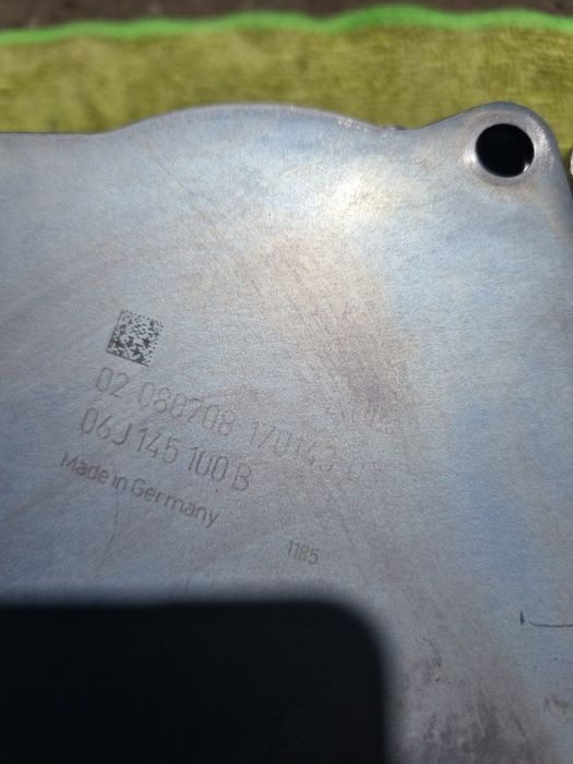 Pompa vacuum originala Audi A4 B8 1.8 tfsi CDHB 160cp ( 06J145100B )