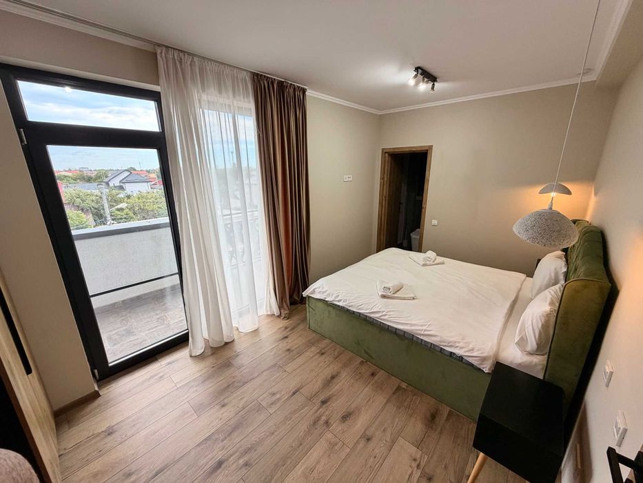 Apartament 3 camere 90 mp cu 2 tersae LUX in Pipera, loc de parcare privat