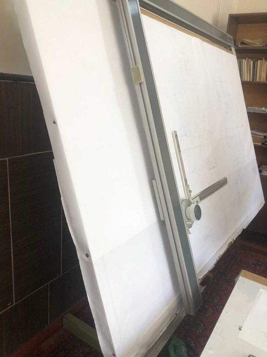 Продам  чертежного кульмана