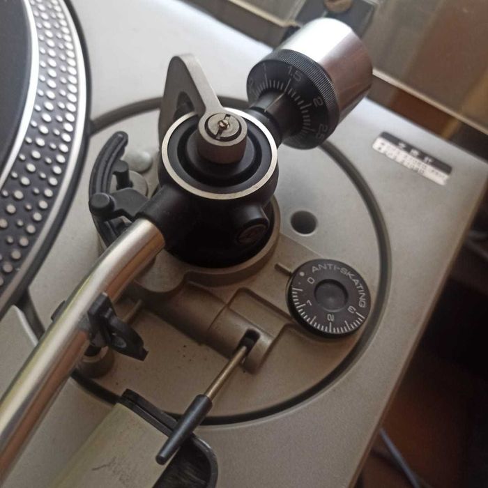 Technics SL-1700