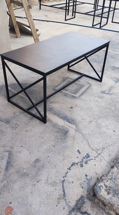 Журнальный столик в стиле лофт