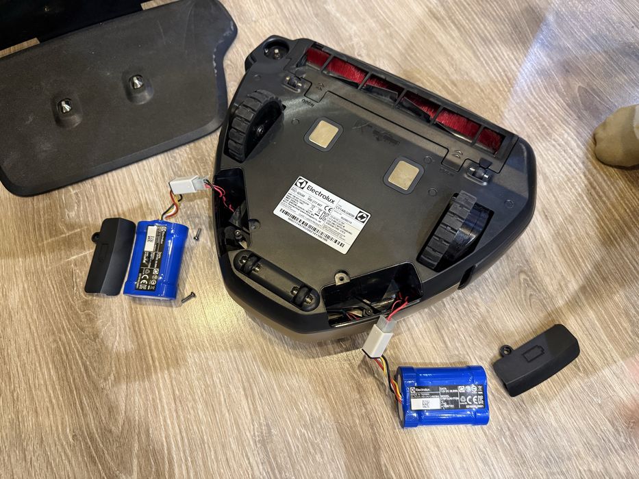 * ELECTROLUX Pure i9.2 умный робот пылесос оригинал привезен из США