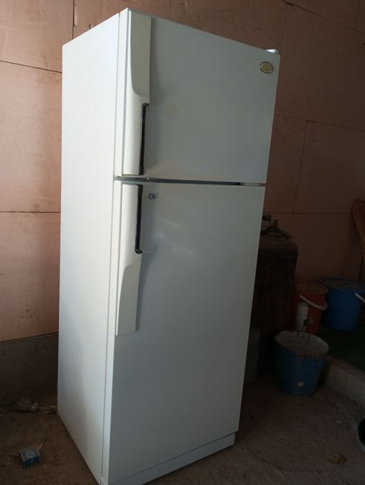 Продам холодильник