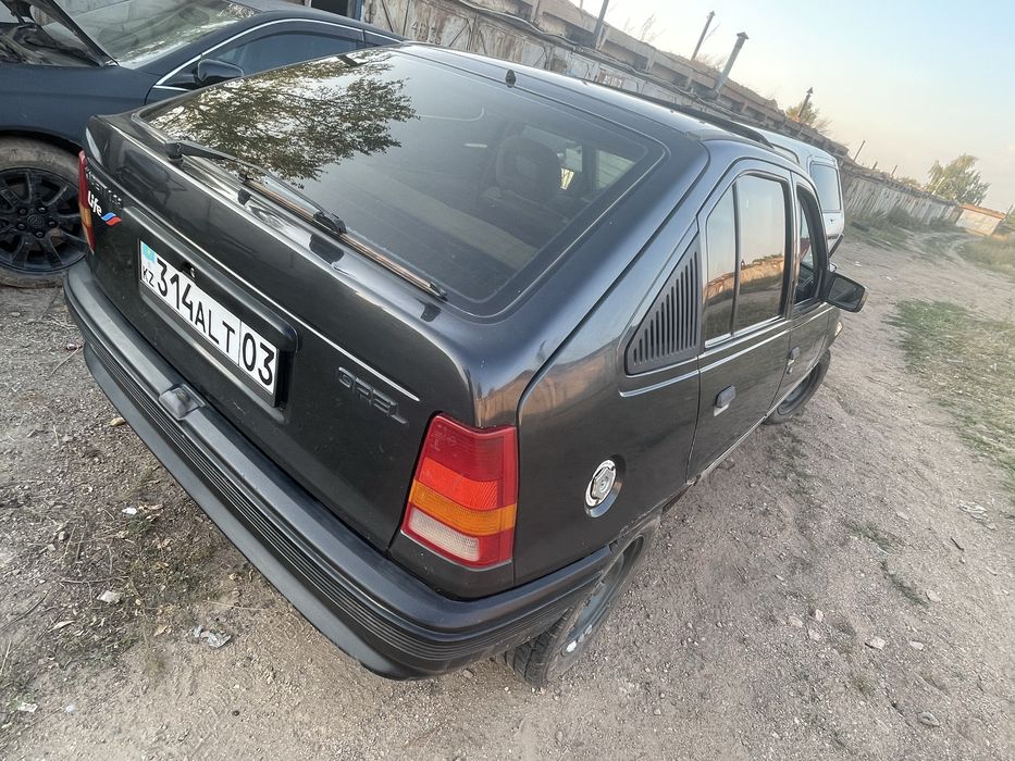 Опель кодет 1.4 в родной краске